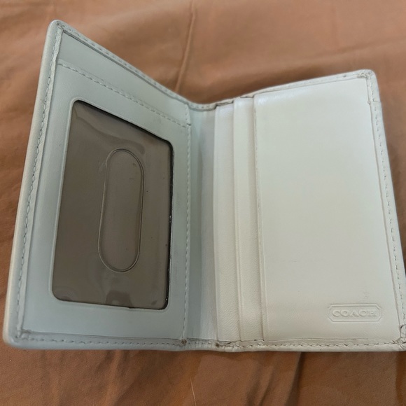 Coach Tri-Fold Green Wallet - Picture 3 of 6